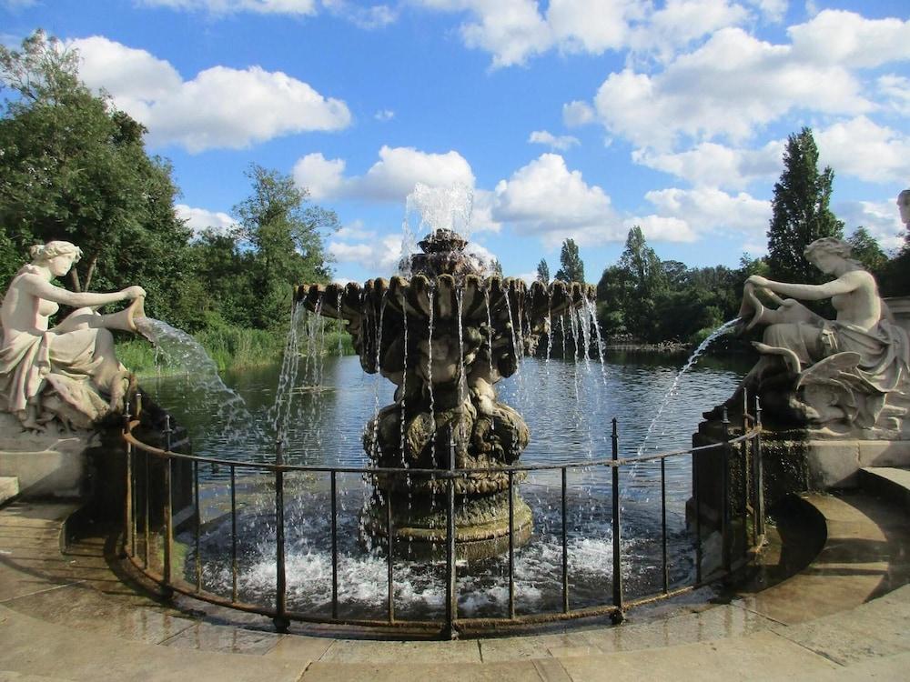 Beverley City ロンドン エクステリア 写真